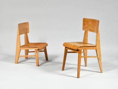 null "JEAN PROUVE (1901-1984) Modèle « Tout bois », créé en 1941 Chaise démontable...