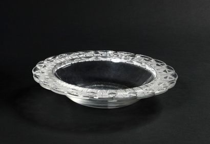 null RENE LALIQUE " Chevreuse ", model created in 1941 Circular bowl in pressed molded...