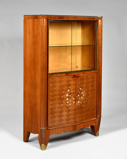 null JULES LELEU (1883 - 1961), Attributed to Cabinet vitrine with curved front,...