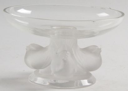 null LALIQUE France, petite coupe moineau en cristal moulé H. 7,5 X D. 13 cm