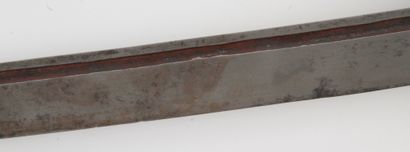 null CHINA, EARLY 20th CENTURY Garrison sword with blade outlined with two grooves,...