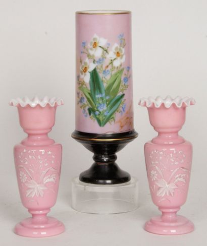 null Pair of pink opalescent glass vases with hemmed necks, with white enamelled...