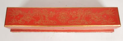 null VIETNAM, FIRST HALF OF THE 20th CENTURY Long rectangular box and its cylindrical...