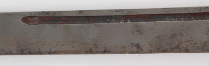 null CHINA, EARLY 20th CENTURY Garrison sword with blade outlined with two grooves,...