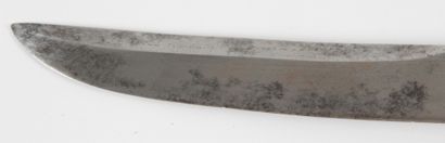 null CHINA, EARLY 20th CENTURY Garrison sword with blade outlined with two grooves,...