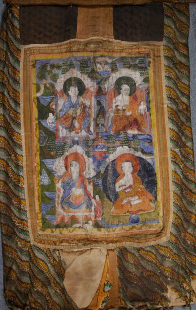 null TIBET, XVIII-XIXE SIÈCLE Deux thangka, peintes en polychromie sur textile, l’une...