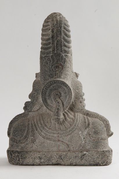 null INDE, FIN XXE SIÈCLE Buste du Dieu Shiva en granit gris, la divinité coiffée...