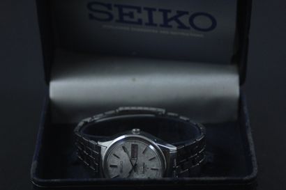 null SEIKO 3003 Quartz About 2002. Ref: 160XXX. Stainless steel bracelet watch, round...