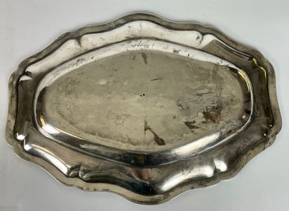 null Oval silver platter with filleted outline Minerve hallmark Weight : 750 g 28...