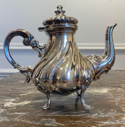  COVERED silver teapot and saucepan with twisted ribs. ITALIAN hallmark. Weight :...
