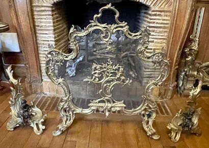 PAIR OF FIREPLACES in ormolu and patina decorated...