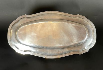  Large silver PLAT with net contour Minerve hallmark Weight : 2580 g 34 x 64 cm