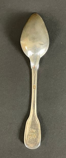 null TWELVE DESSERT SPoons in silver, net pattern, Vieillard hallmark Weight : 230...