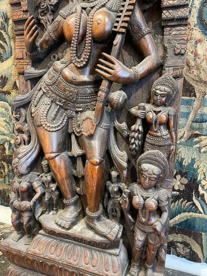 null INDIA Large bas-relief in carved wood and openwork decorated with a deity. Early...