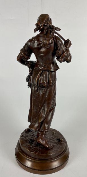 null Eugène Antoine AIZELIN (1821-1902). La Glaneuse Sculpture en bronze patiné présentée...