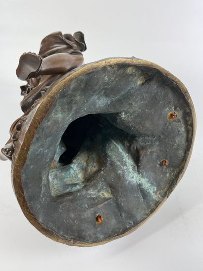 null D'après CLODION (1738-1814) Bacchanales Sujet en bronze à patine brune. Hauteur...