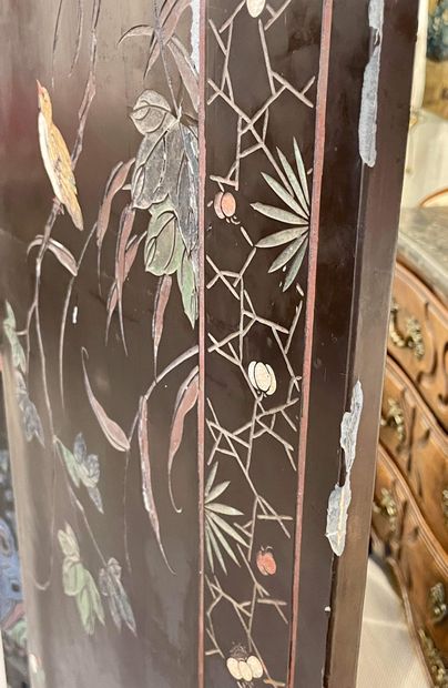 null CHINA Six-panel double-sided Coromandel lacquer screen decorated with birds...