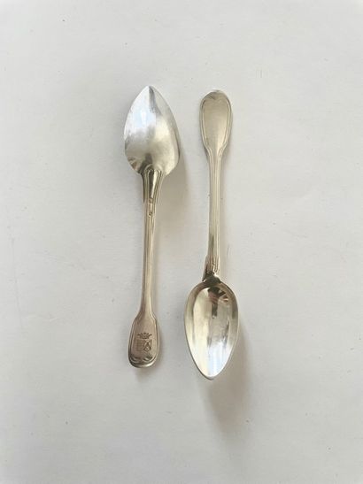 null TWELVE DESSERT SPoons in silver, net pattern, Vieillard hallmark Weight : 230...