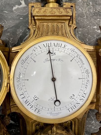 null RAINGO à Paris Baromètre et thermomètre formant paire, en bronze doré ciselé,...