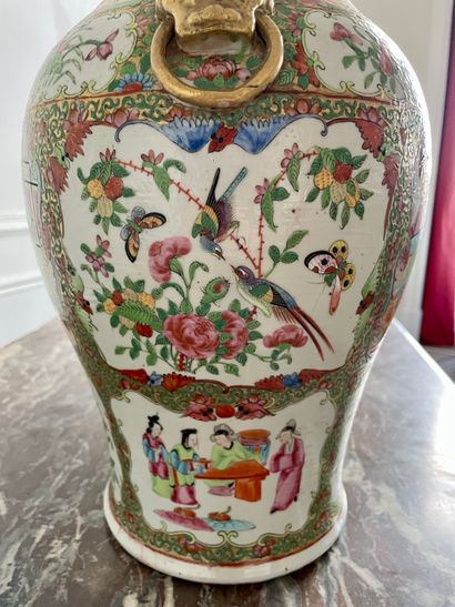 null CHINA Pair of Canton enameled porcelain covered vases decorated with palace...