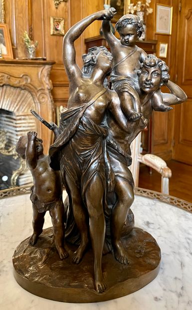 null AFTER CLODION (1738-1814) Bacchanalia Bronze group with a golden patina. H :...