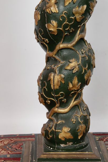 null IMPORTANT TORSADED COLUMN in molded wood carved, relacquered and green gilded...