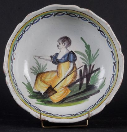 null NEVERS, late 18th century. Large earthenware dish with polychrome decoration...