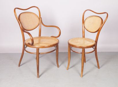 null MANUFACTURE FISCHEL in Vienna between 1870 and 1938. SET OF SIX CHAIRS AND TWO...