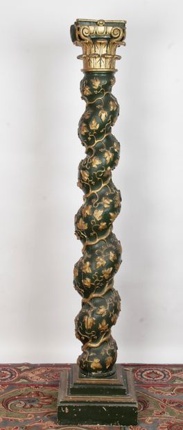 null IMPORTANT TORSADED COLUMN in molded wood carved, relacquered and green gilded...