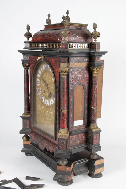null TABLE CARTEL in Boulle marquetry, decorated with brass fillet on a red tortoiseshell...