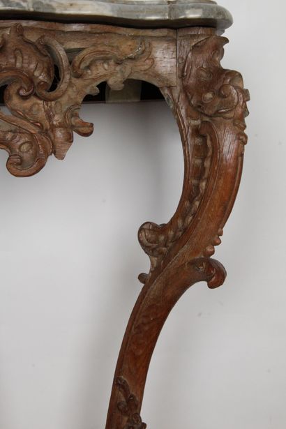 null SMALL CONSOLE, in natural wood, molded, openwork and carved with acanthus leaves,...