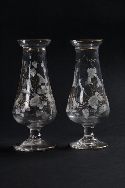 null Pair of enamelled and gilded glass vases, decorated with bindweed flowers, standing...