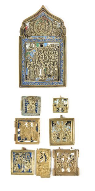 null LOT of eight icons of

travel

Russia, 19th century

Brass, enamel

17,2 x 10...