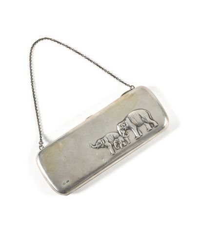 null 
WALLET decorated with elephant figurines

of elephants

Silver, repoussé

Hallmarks:...