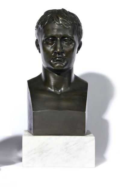 null CHAUDET, D’APRES. L’Empereur Napoléon Ier Buste en bronze sur socle en marbre...
