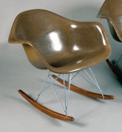 CHARLES ET RAY EAMES (1907-1978) (1912-1988) - Edition H. Miller - Circa 1970 Fauteuil...