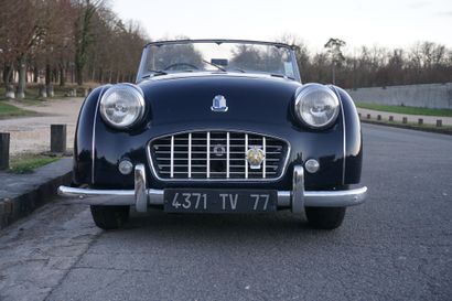 1956 TRIUMPH TR3 Serial number TS12800

Nice patina of use 

Delivered with all its...