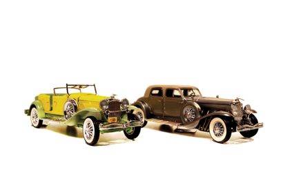 Miniatures Franklin Mint Very detailed miniature representing the CADILLAC 

Model...