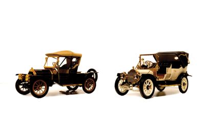 Miniatures Franklin Mint Very detailed miniature representing the CADILLAC 

Model...