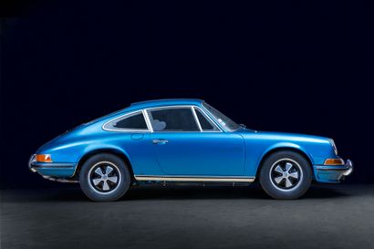 1972 PORSCHE 911 2.4S Serial number 9112301115 
Matching Numbers 
Nice restoration...