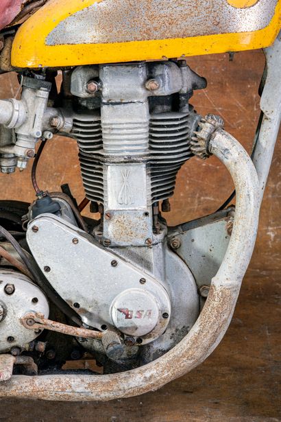 1953 BSA GOLD STAR 350 C’est depuis 1910 que la firme anglaise BSA fabrique des motos...