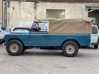 1983 LAND ROVER SERIE 3 109 BACHE Serial number LBCAHN2AA120237

Very nice condition...