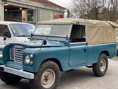 1983 LAND ROVER SERIE 3 109 BACHE Serial number LBCAHN2AA120237

Very nice condition...