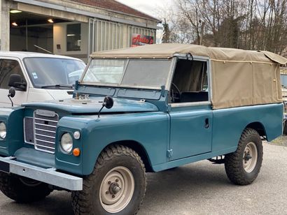 1983 LAND ROVER SERIE 3 109 BACHE Numéro de série LBCAHN2AA120237

Très bel état...