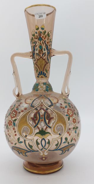 null VASE en verre emaillé à décor de fleurs 

H : 27 cm