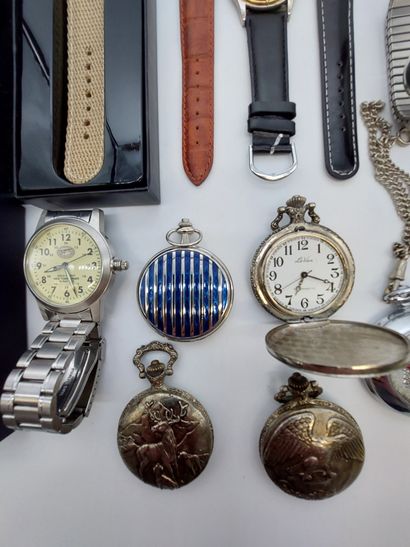 null Important lot de montres modernes et publicitaires (bracelets, à gousset, ....