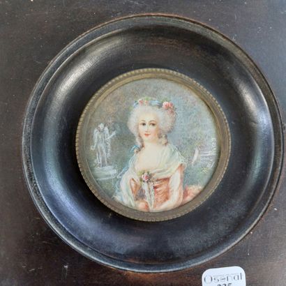 null MINIATURE 

Portrait of an elegant woman signed Maria Rorey ? 

End of XIXth...