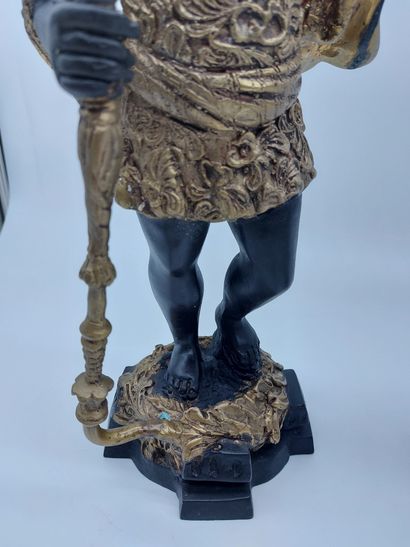 null PAIRE DE NUBIENS en bronze doré et patiné, XXe siècle.

H : 42 cm
