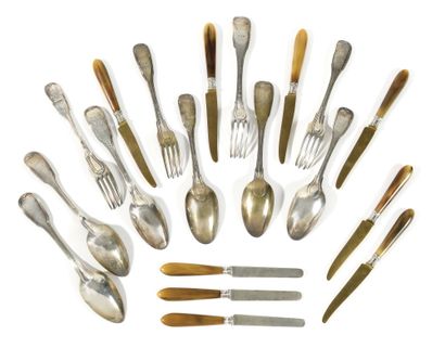 null SET OF CUTLERY FROM THE DE COURTEVILLE D'HODICQ FAMILY INCLUDING :

-Four silver...