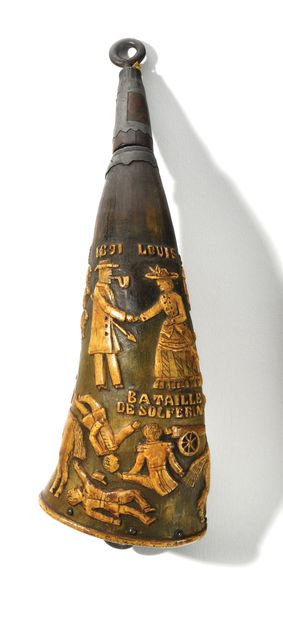  POWDER POT, in horn, wood and metal, carved with characters, riders and a scene...